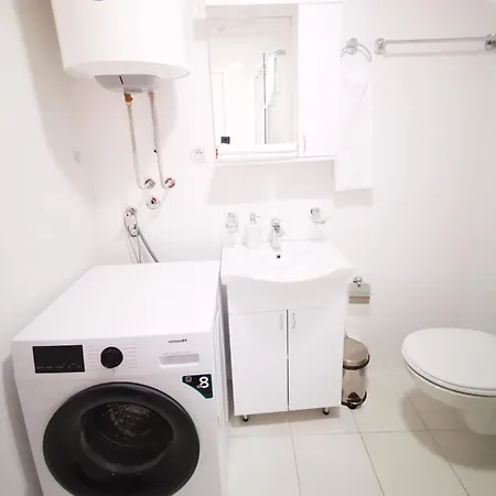 The Silken Symphony * Nis